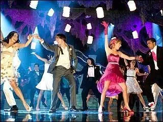 Qui chante  A Night to Remember  ?