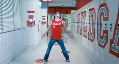 Qui chante  Scream  ?