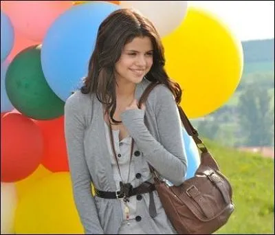 Comment se nomme la ligne de vtements lance par Selena Gomez ?