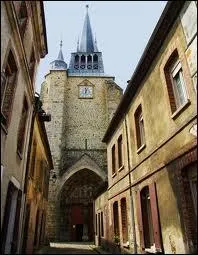 Nous sommes  Villeneuve-l'Archevque (dpartement 89), ville situe en rgion ...