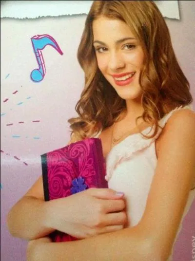 Comment s'appelle (vrai nom) Violetta ?