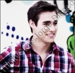 De quel instrument Jorge Blanco ne joue-t-il pas ?