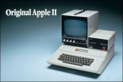 L'Apple II fut construit et vendu en 1977, ce fut :