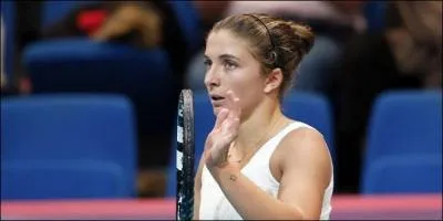La petite italienne Sara Errani a remport avec Roberta Vinci 3 titres majeurs en double entre 2012 et 2013 (Roland-Garros, l'US Open et l'Open d'Australie). Elle compte 26 titres  son palmars en tout. A-t-elle remport Roland-Garros en simple ?