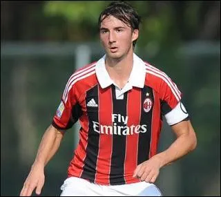 Qui est ce footballeur de l'AC Milan ?