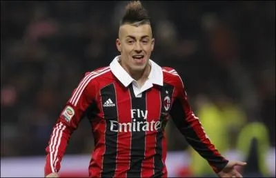 Qui est ce footballeur de l'AC Milan ?