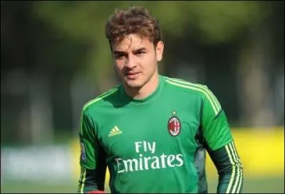 Qui est ce footballeur de l'AC Milan ?