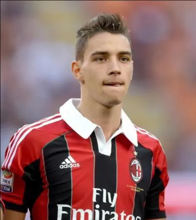 Qui est ce footballeur de l'AC Milan ?