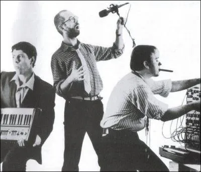 Lequel de ces morceaux ne se trouve sur aucun album du groupe ?