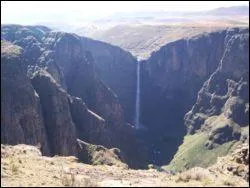 Comment nomme-t-on les habitants du pays enclav en Afrique du Sud ?