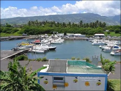 O se situe ce port ?