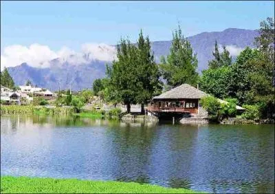 Dans quel cirque se situe cet tang ?