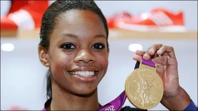 Comment s'appelle cette gymnaste ?