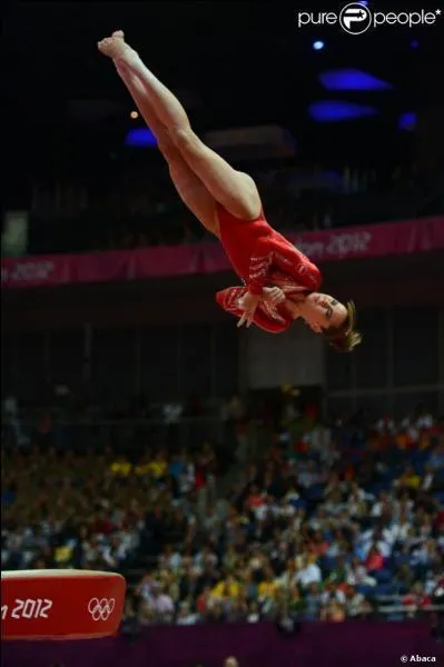 Comment s'appelle cette gymnaste ?