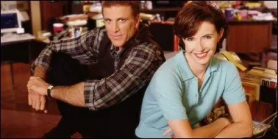Quel est le titre original de la série américaine "A la Une", avec Ted Danson ?