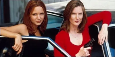 Dans la série américaine "Les Associées", qui va aider Dottie Thorson, chasseuse de prime ?