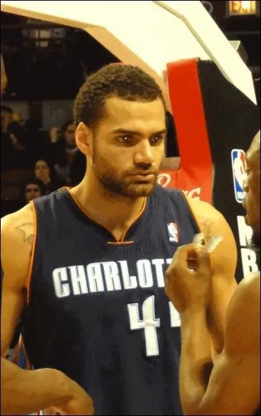 Qui est ce joueur de basket ?