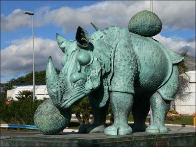 L'essentiel de son oeuvre est picturale mais il a aussi sculpt. De qui est ce magnifique rhinocros ?