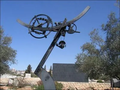 Il a cr cette composition appelle: ''EOS X 3'' pour l'Israel Museum. Qui est cet artiste ?