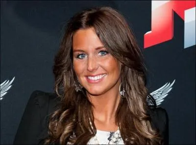 Quel garon a eu une relation avec Aurlie des Anges 4 ?