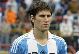 Cet autre joueur de Naples a connu 15 slections  24 ans. Quel est ce joueur ?