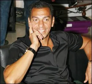 Carlos Mozer est aujourd'hui entraneur :