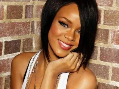 Comment appelle-t-on les fans de Rihanna ?