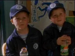 Quel est le prnom de leur sixime fils  gauche ? (jumeaux)