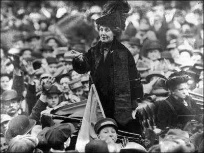 Le 10 octobre en Angleterre, Emmeline Pankhurst fonde l'Union fminine, sociale et politique. Que veut-elle obtenir pour les femmes ?