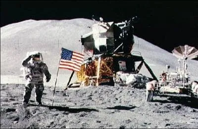 Neil Armstrong a t le premier homme  marcher sur la Lune :