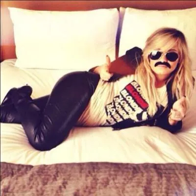 Est-t-elle d�j� sortie avec Nick Jonas ?