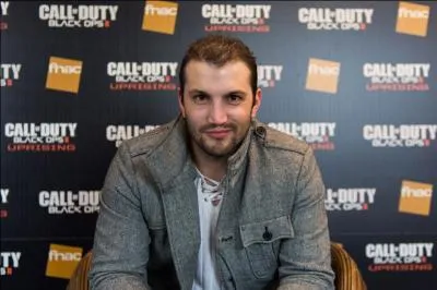 Qui est ce youtubeur ?