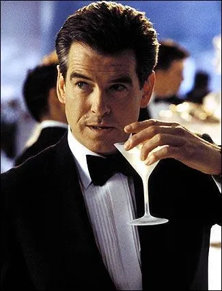 Il renoue avec la tradition du James Bond plus lgant et flegmatique tout en restant srieux et tnbreux. Son James Bond est aussi moins machiste. Il est irlandais, il s'agit de...