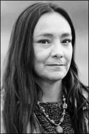 Avec qui Sue Uley Clearwater va-t-elle sortir aprs la mort de son mari ?