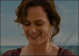 Quel est le nom complet de la mre de Bella ?