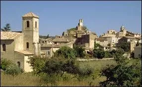 Nous sommes  Loumarin (rgion P. A. C. A), galement labellis Plus Beaux Villages de France. Il se situe das le dpartement ...