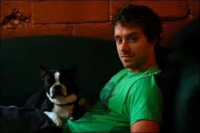 Seb est avec le chien de...