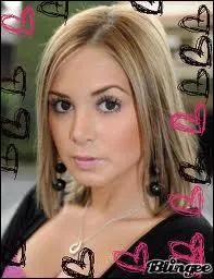 Avec qui Elena est-elle en couple  la fin de la srie ?