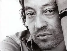 ''Sea, sex and sun 
Le soleil au zénith 
Me surexcitent 
Tes p'tits seins --------------- 
Qui s'agitent 
Sea, sex and sun 
Toi petite 
C'est sûr tu es un hit''