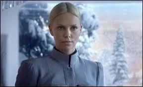 Quelle actrice joue le rle de Meredith Vickers ?