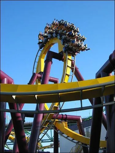 Comment se nomme cette montagne russe ?