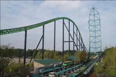 Comment se nomme cette montagne russe ?