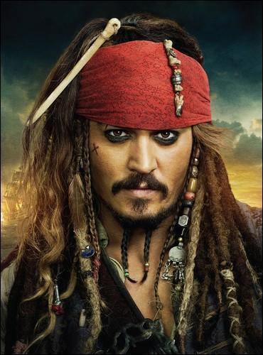 On commence par une trs facile ! Comment Johnny Depp s'appelle-t-il dans la saga  Pirates des Carabes  ?