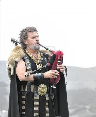 Quel nom donne-t-on  la cornemuse des Asturies ? (Nord de la pninsule Ibrique)