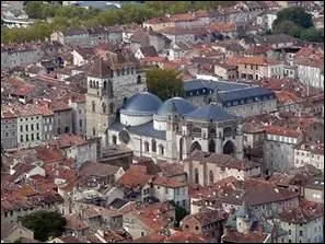 La cathdrale de Cahors est une merveille d'architecture et elle abrite la Sainte Coiffe. Elle porte le nom de :