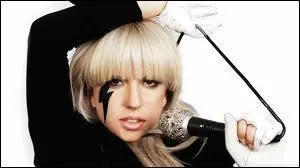 Comment s'appelle sa petite soeur ?