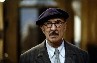 Quel est le titre de ce film de Claude Berri (1990) d'aprs une nouvelle de Marcel Aym, et mettant en scne toute une galerie de personnages  la fin de la guerre 39-45 ?