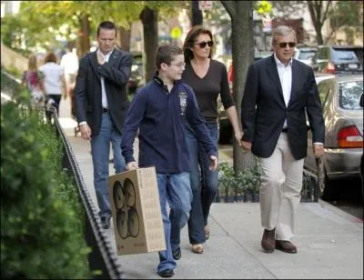 Dans les rues de quelle ville Ccilia Sarkozy a-t-elle t surprise au bras de Richard Attias, en aot 2005 ?