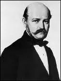 Le Hongrois Semmelweis est  l'origine de l'usage d'une technique, aujourd'hui courante, se pratiquant avant les accouchements pour viter les risques de contamination. Quelle est cette technique ?