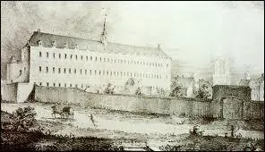 Lors de son rgne, Louis XIV cra  Paris l'hpital gnral. Quel est le rle de cette structure ?